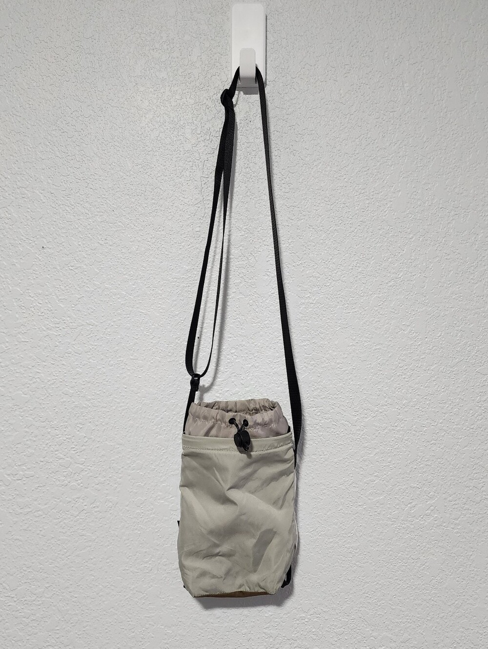 Lululemon Waterbottle Crossbody Bag Volume 2.5L